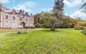 Awesome Home In Saint Lyphard With Wifi